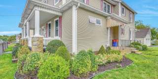 443 14th Avenue unit: Rear Gallery 1