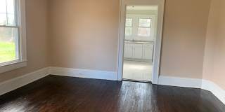 Beautiful Two Bedroom Home in Enderly Park! Gallery 9