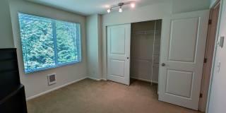 North Lynnwood Spacious Townhome with 2 car garage Gallery 13