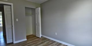 546 WELLINGTON Court Gallery 14