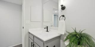 Center Court Apartments Gallery 9