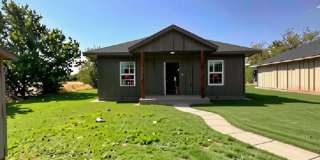 Charming 3-Bedroom Cottage in Lawton Gallery 1