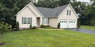 Beautiful Three Bedroom, Two and a half Bath home available in River Wood of Fairlawn Gallery 1