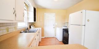 Coming Soon! 3 Bedroom 1 Bathroom - Pets Considered Gallery 6