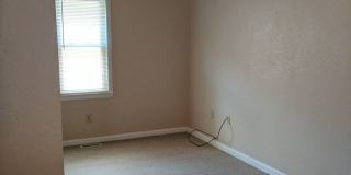 Renovated 4 bedroom House on the South Side Flats!! Gallery 9