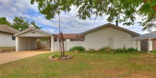 Newly Remodeled 3 Bed Home Near Lake Hefner | Screened Porch + 2 Living Areas Gallery 1