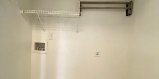 Adorable 3 Bedroom 3 Bath in Preston Green Gallery 9