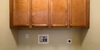 Beautiful 3 Bed 2 Bath Condo with Community Amenities Gallery 11