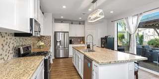 Beautiful, Partially Furnished Oceanside Home Gallery 5