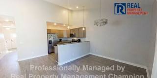 Beautiful 3 BD/2 BA End Unit Townhome in Leland Gallery 6