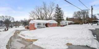 1639 THE STRAND, BASEMENT APT. Gallery 1