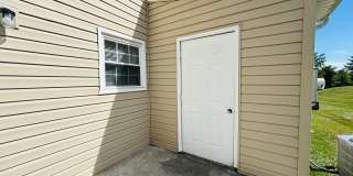 2 Bedroom, 1.5 Bath Townhouse Gallery 18