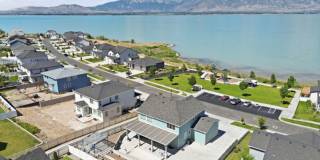 Large luxurious house with view of beautiful Utah Lake! Gallery 55