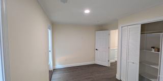 2953 MILES Avenue Gallery 22