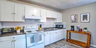 2417 Glenrose Avenue - A Gallery 4