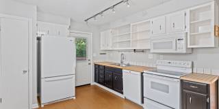 4 bedroom 2 bath house for rent in Brookhaven! Gallery 11