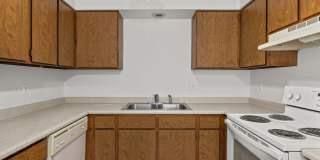 Charming townhome centrally located with great access to the Greenbelt and BSU! Gallery 18