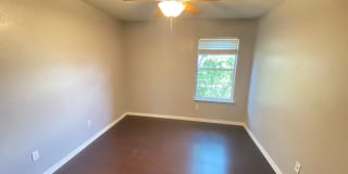Beautiful 4 bed 2 bath home in White Rock subdivision. Gallery 14