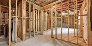 Like-New 4 bedroom 2.5 bathroom home with Custom Touches, open floor plan AND a Cul-de-sac lot! Must see! Gallery 35