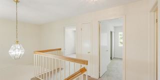 7 Meridian Circle Gallery 15