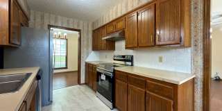 Gorgeous Brick Home for Rent! - 3 Bedroom, 2 Bath, 2 Car garage - 1,797 sf Gallery 13