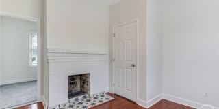 301 W Henry Street Gallery 16