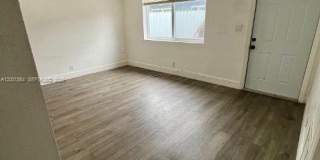 2620 NW 18th Ter Gallery 15