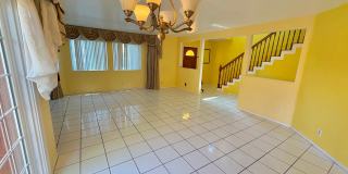 Spacious and bright Hawthorne front house Gallery 5