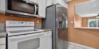 9410 N Hollybrook Lake Drive Gallery 10