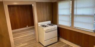 Available Now! Spacious 2 Bedroom, 1 Bathroom with Bonus Room & Huge Backyard Gallery 11