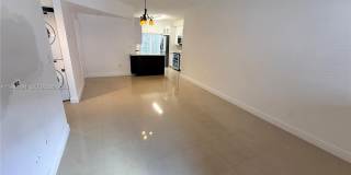 8025 Lake Dr Gallery 1