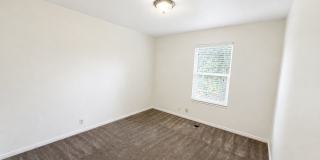 Spacious 5-Bedroom Sandy Home with Large Fenced Yard Spacious 5-Bedroom Sandy Home with Large Fenced Yard Gallery 17