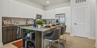 Mirrorton Apartments Gallery 4