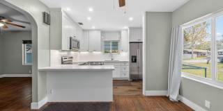 Charming Oakland Park 2BR House - Rent Includes Internet & Water Gallery 7