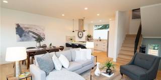 Air-Conditioned Seattle Townhome with Rooftop Deck & Mt. Rainier Views Gallery 11