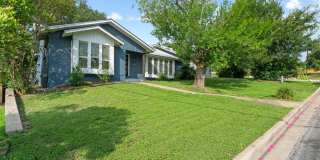 Poolside Living in the Heart of Barton Hills Gallery 1