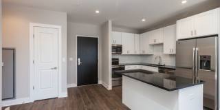 3833 N Broadway Gallery 277