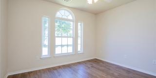 610 Maplewood Drive Gallery 13
