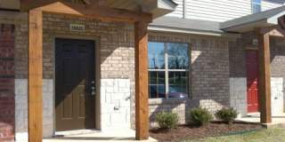 Coming Soon! 1 Bedroom 1.5 Bath Townhome for Rent in Lindale Gallery 1