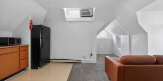 Charming 1-Bedroom Attic Apartment in the Heart of City Park West Gallery 12