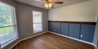 4 Bedroom 3 Bath House in Cantonment with a Pool & Solar Panels! Gallery 5