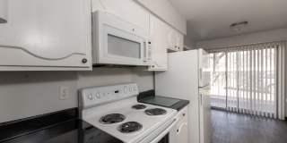 Colonial Apartments Gallery 36