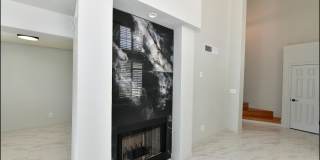 31 STRATFORD HALL Circle Gallery 14