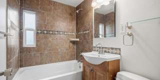 Comfortable Living in a Convenient Location – Charming 3BR 1BA Home at 2403 W Everett Gallery 9