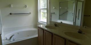 CHARMING 3BR/2BA/OFFICE/2GARAGE Gallery 11