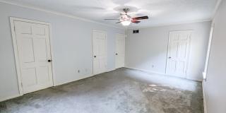 Spacious 4/3 bathroom Home Gallery 8