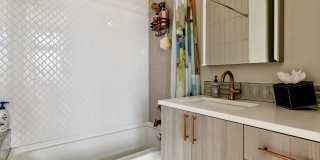 4-Story 2BD, 2.5BA LoHi Townhome with Rooftop Deck Gallery 16