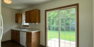 3 Bedroom Home with 2 Car Attached Garage! Gallery 1