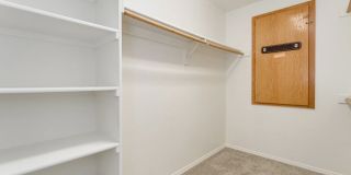 Elmonica Luxury! 4BD/3BTH w/ 3-Car Garage + A/C + Oversized Backyard + Pets Welcome! Gallery 24