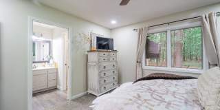 Charming 4 bedroom, 3 bathroom with lots of outdoor living space. Gallery 24